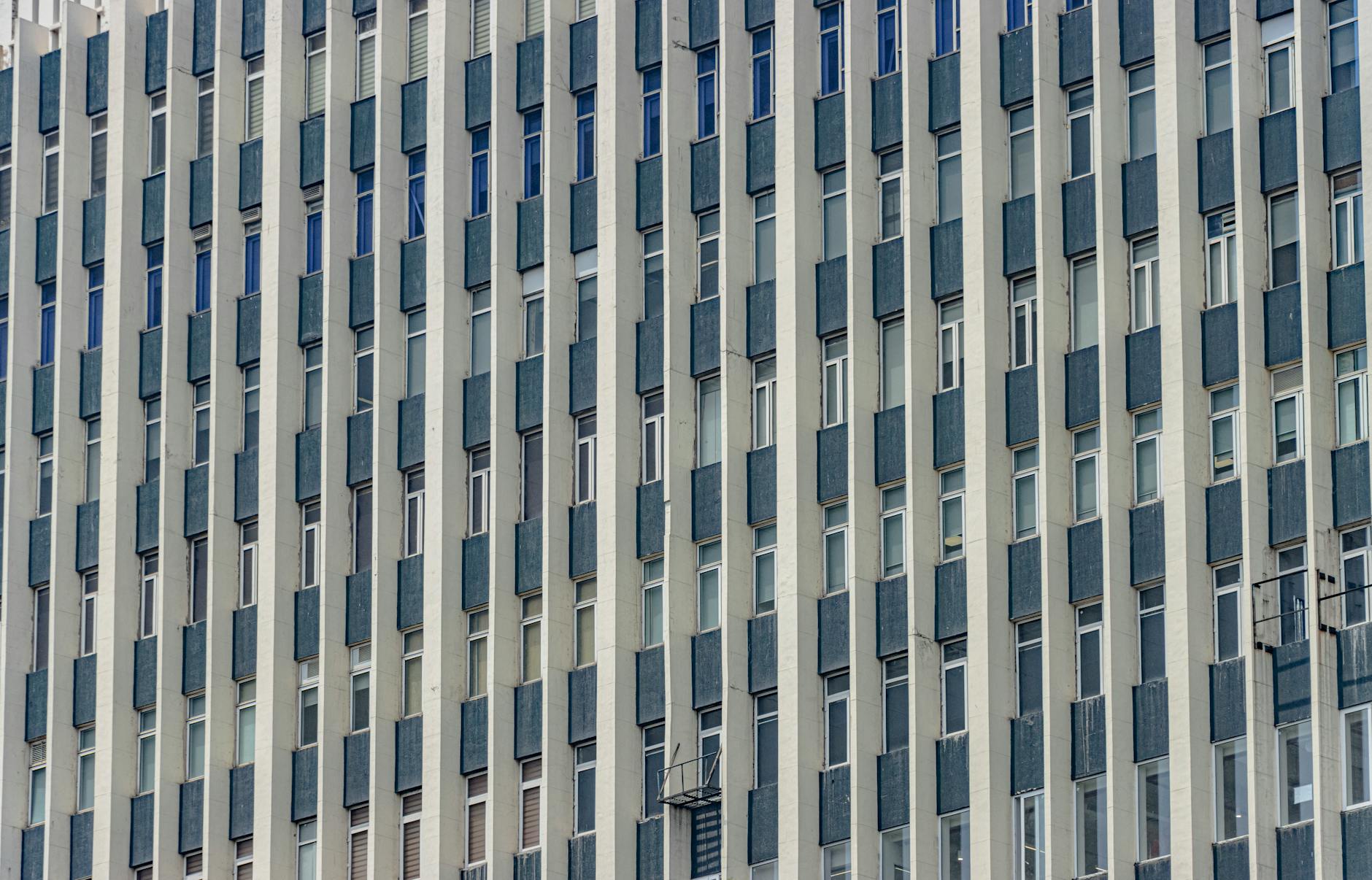 Mapa Gliwic z zaznaczonymi punktami aptek i informacją o przerwach w dostawie ciepła