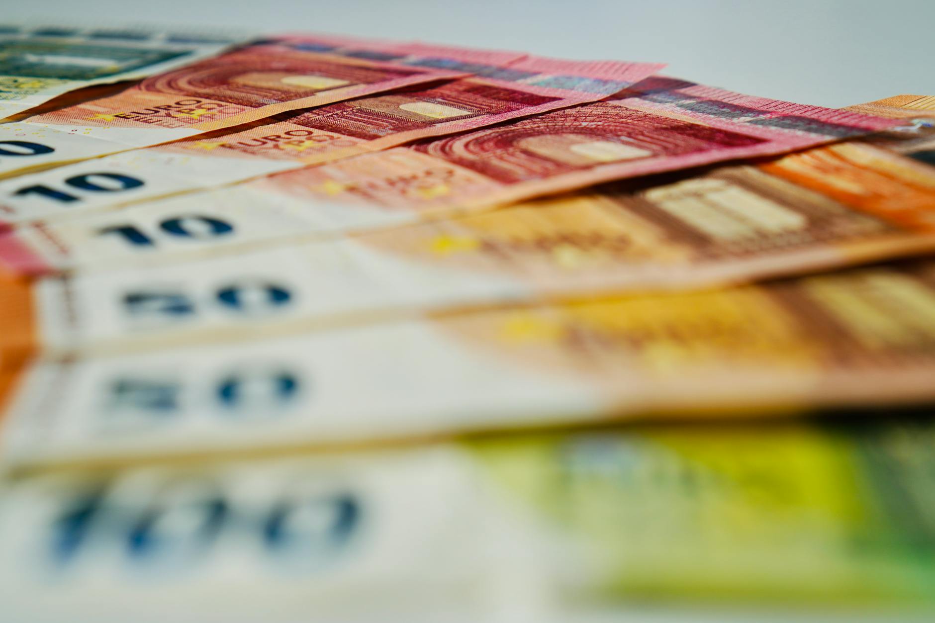 Drużyna Piasta Gliwice świętuje sukces na podium mistrzostw Śląska młodzików, w tle spekulacje o transferze za 400 tys euro