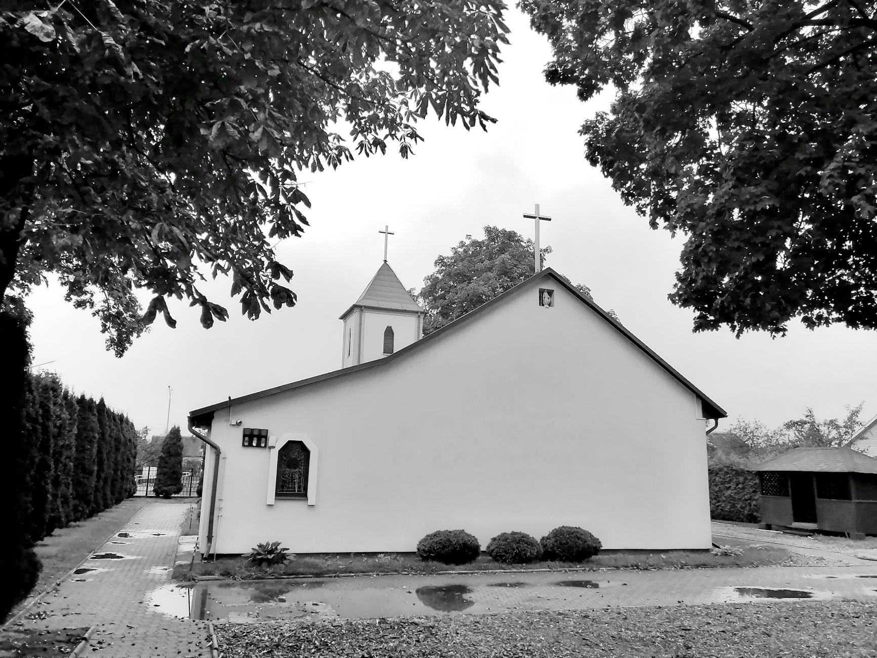 Zdjęcie kaplicy przy ul. Rolnika w Gliwicach z okazji 155. rocznicy poświęcenia i rekolekcji parafialnych
